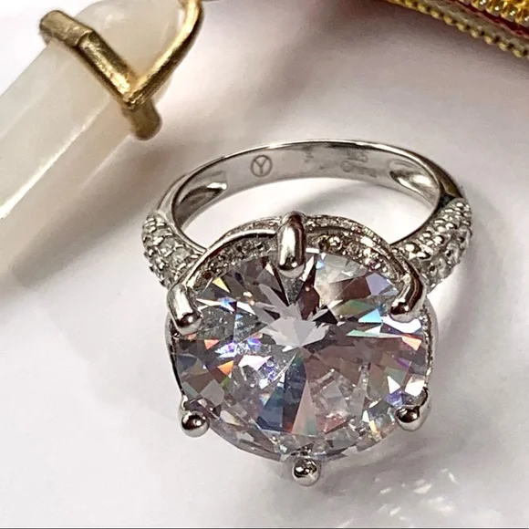 925 Sterling Silver CZ Ring Sz 7 - Picture 14 of 15